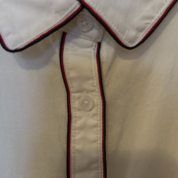 NWOT - Tommy Hilfiger Classic Fit Shirt with contrasting details - Picture 2 of 8